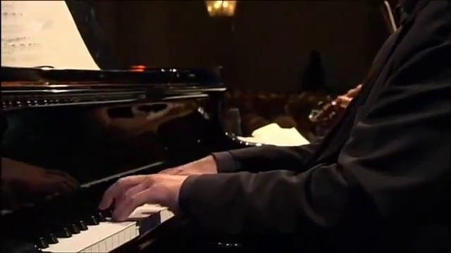 L. v. Beethoven - Piano Trio Nº5 in D Major: 'Ghost', Op. 70. I. Allegro vivace смотреть онлайн