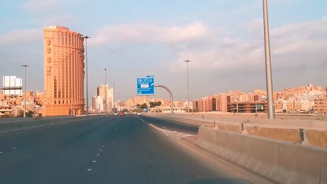 الطريق من الحرم المكي الى حي الكعكية مكة المكرمة Makkah смотреть онлайн