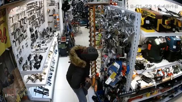 Подросток из Сочи украл электроинструмент из магазина (20.02.2019) смотреть онлайн