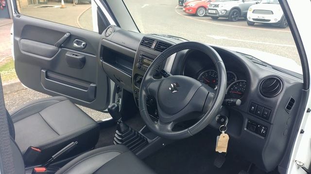 2015 Suzuki Jimny SZ4 смотреть онлайн