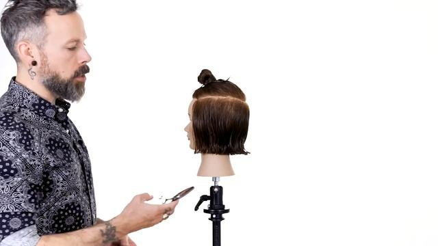 How to Cut a Soft Blunt Bob смотреть онлайн