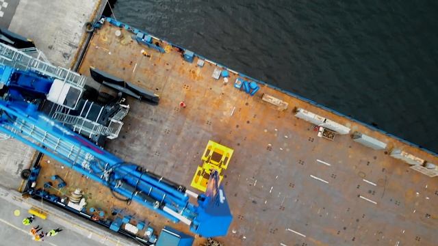 Landmark Delivery of the Mantsinen 300M to Belfast Harbour Commissioners смотреть онлайн