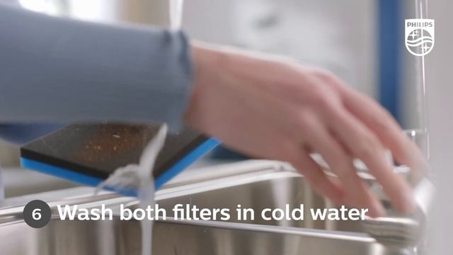 Filter Cleaning - Philips Bagless vacuum cleaners смотреть онлайн
