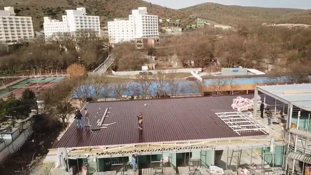 Смонтировали кровлю 750 кв м в посёлке Сукко ОК СМЕНА за 10 дней смотреть онлайн