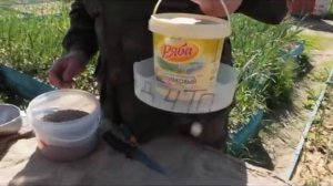 Бункерная кормушка для цыплят своими руками.