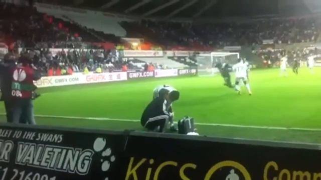 leon britton on sideline st gallen смотреть онлайн