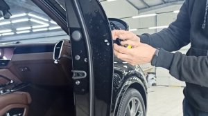 Как снять ручку двери на Porsche Cayenne