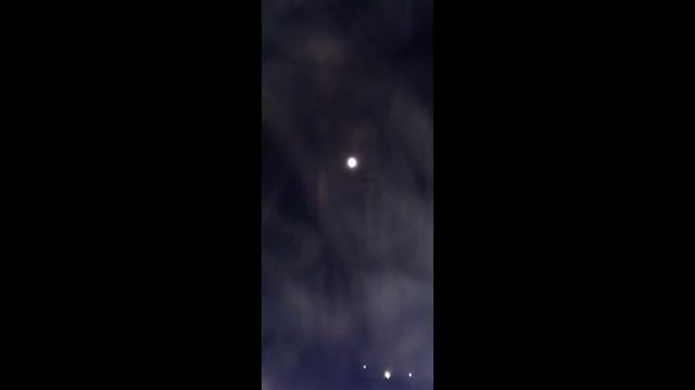 извините что без звука Capcut залагал и не хочет выдавать мне песни