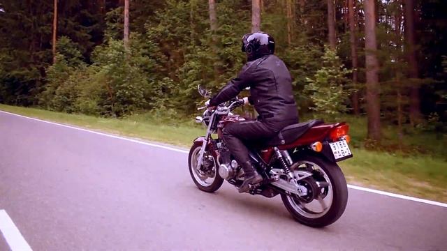 Kawasaki Zephyr ZR550 смотреть онлайн