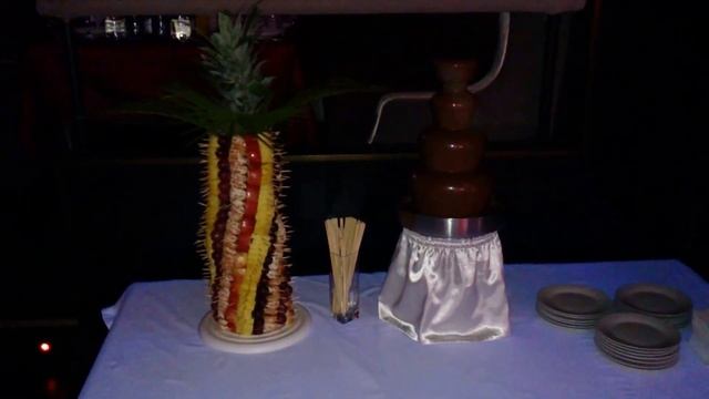 Пальма из фруктов и шоколадный фонтан, аренда шоколадных фонтанов в Харькове смотреть онлайн