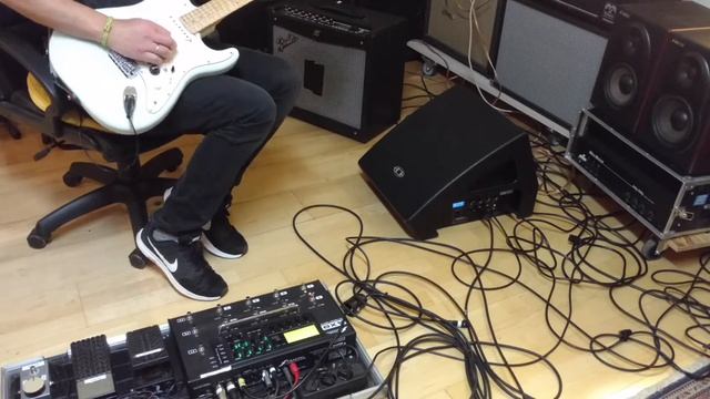 Fractal Audio AX8 with Dynacord AXM 12A смотреть онлайн