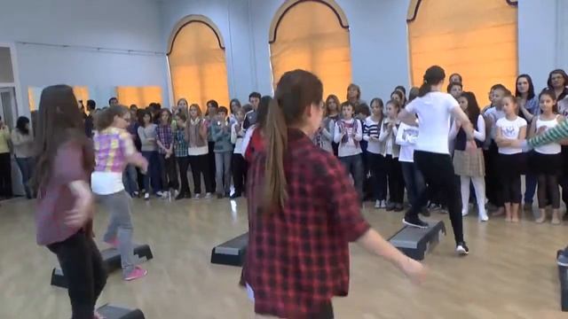 Весенний проект 9В. Видео «Давайте потанцуем!». Выпуск пятый смотреть онлайн