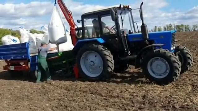 Погрузчик минеральных удобрений смотреть онлайн