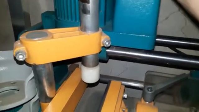 YILMAZ KM 212 Портативный станок для обработки торцов импоста #obbu.ru смотреть онлайн