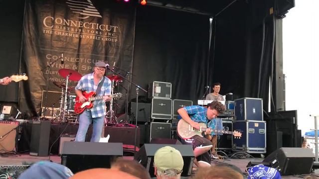 CK3 w/Ryan, Jeff & Chris D'Amato - 'TX Flood' solos' - 7/28/18 - Blues On The Beach смотреть онлайн