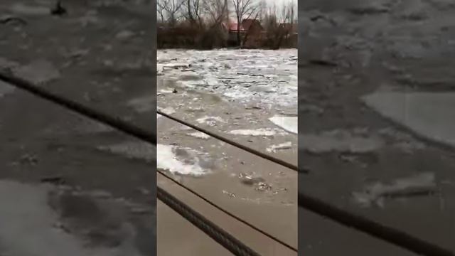 Ледоход на реке Алей в Рубцовске смотреть онлайн
