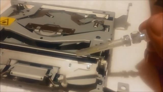 How To Fix A Car CD Player That Won't Load Or Eject Discs смотреть онлайн