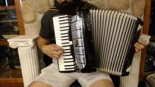 5505 - Black Bell Bellcordion Piano Accordion LMH 41 120 $1199 смотреть онлайн