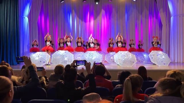 «Парасольки Парижу» RIVIERA Кривий Ріг Медведєва Ю.О смотреть онлайн