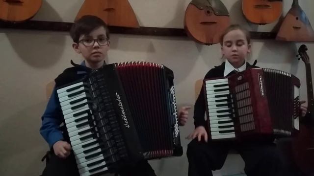 Ит. н.п "Санта Лючия" аранж. П.Серотюка, Г.Хейд "Чарльстон" исп М.Копровский и П.Олейник смотреть онлайн