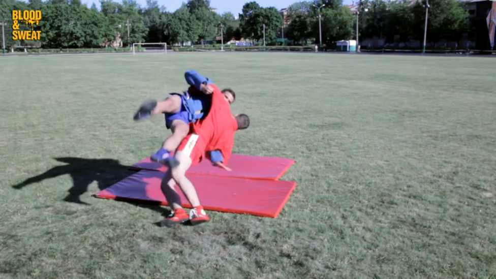 Самбо. Контрприем на бросок через бедро. Sambo. Hip throw counter. смотреть онлайн