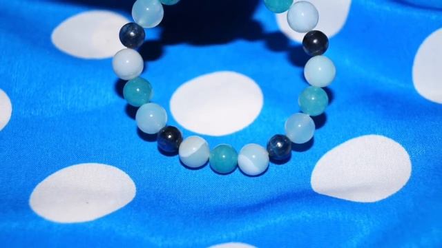 Детский браслет "На волне". Натуральные камни: апатит, кошачий глаз, агат. смотреть онлайн