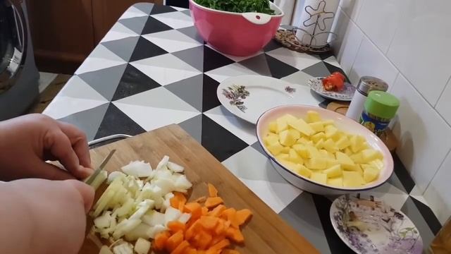 ГОТОВЛЮ ЗЕЛЕНЫЙ БОРЩ/ДИЕТИЧЕСКИЙ ВАРИАНТ/ВКУСНО И ПОЛЕЗНО смотреть онлайн