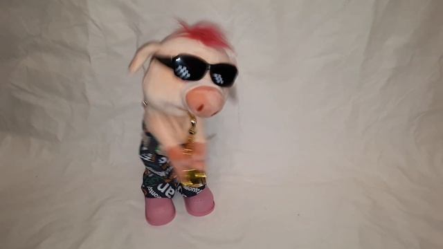 Поющая и танцующая игрушка 