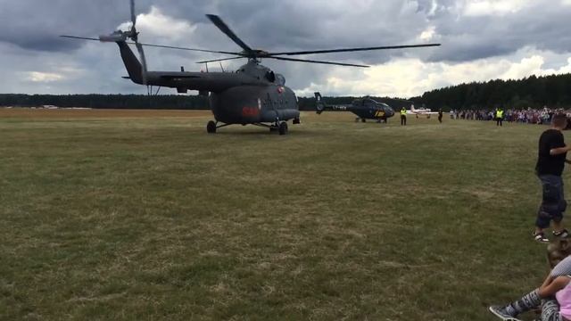 Взлетает большой вертолёт смотреть онлайн