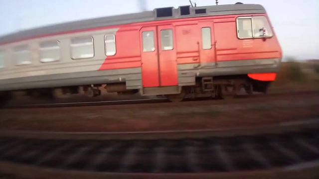 Электропоезд ЭД9М-0211 сообщением Владивосток-Артём. смотреть онлайн