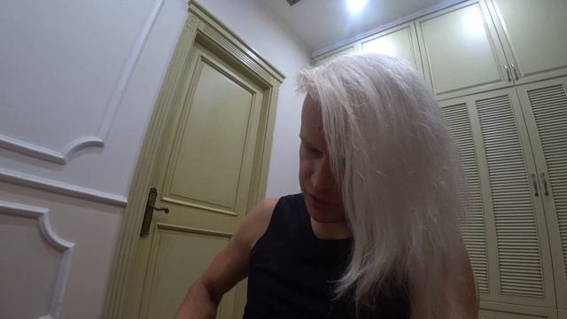 Посылка со спортивным питанием и средствами для ухода за волосами смотреть онлайн