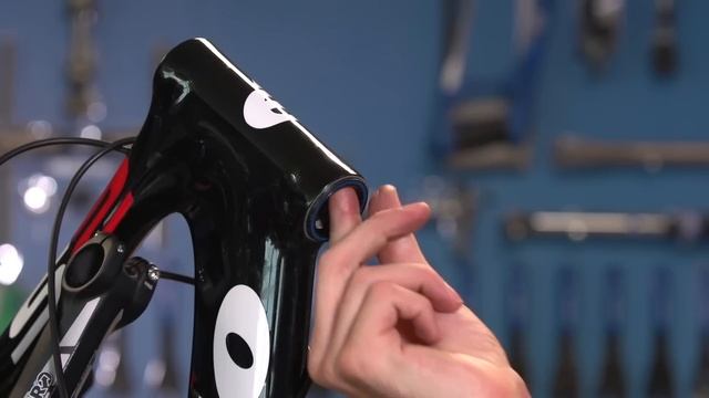 How To Change Your Road Bike Headset and Forks смотреть онлайн