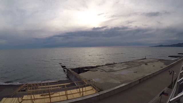 ЖД Вокзал с видом на море. Адлер приятно радует по прибытию смотреть онлайн