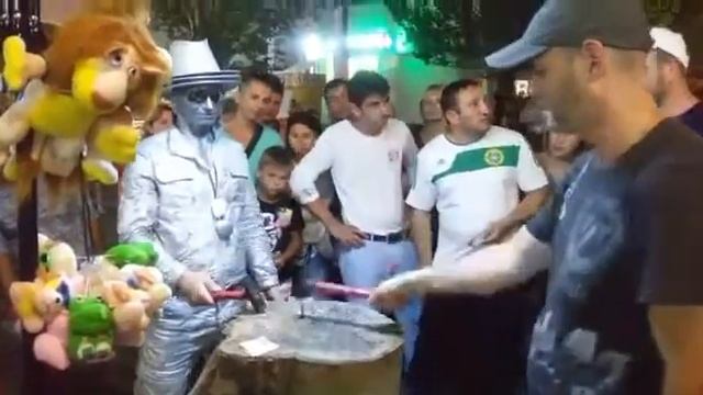 Вечерняя Анапа. Уличный аттракцион.25.07.17 г. смотреть онлайн