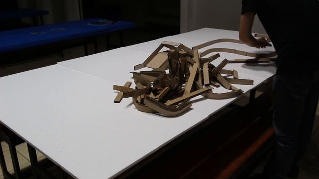 Сделайте картонную гоночную дорогу для суперкаров смотреть онлайн