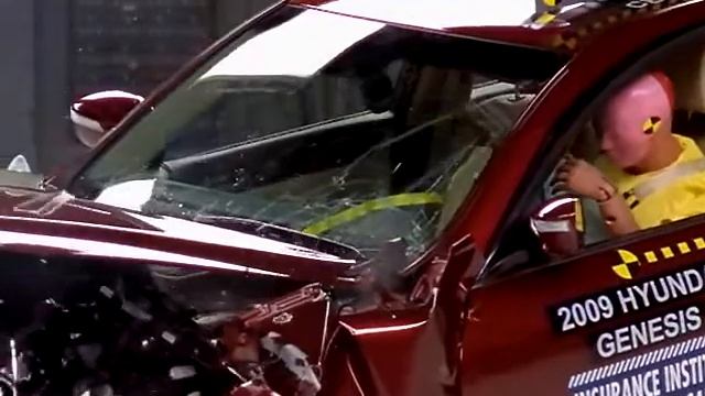 Hyundai Genesis Crash Test Moderate