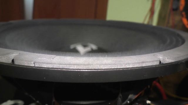 Эстрадный сабвуфер DL Audio Phoenix Sport 300, распаковка, обзор, прослушка без короба смотреть онлайн