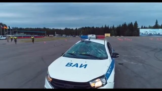 Полицейский разворот от ВАИ на LADA VESTA смотреть онлайн