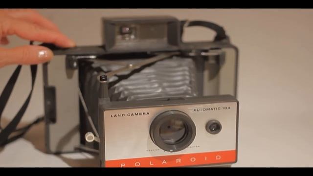 Polaroid 104 Film Camera (uses AAA batteries) смотреть онлайн