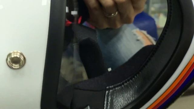 Ретро снова в моде! Новый шлем Shoei EX-Zero в руках известной мотогонщицы Анастасии Нифонтовой смотреть онлайн