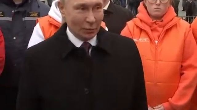 укпобеженцы в Европе в ресторанах требуют скидку, в украинские беженцы в России просятся на работу. смотреть онлайн