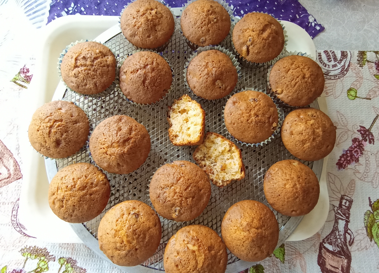 Кексы на кефире с изюмом и цедрой смотреть онлайн