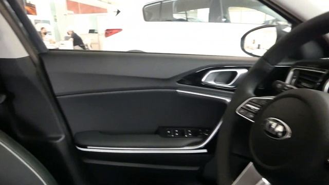 KIA CEED 1.6 MHEV 100kW (136CV) Tech DCT | armotors.es смотреть онлайн