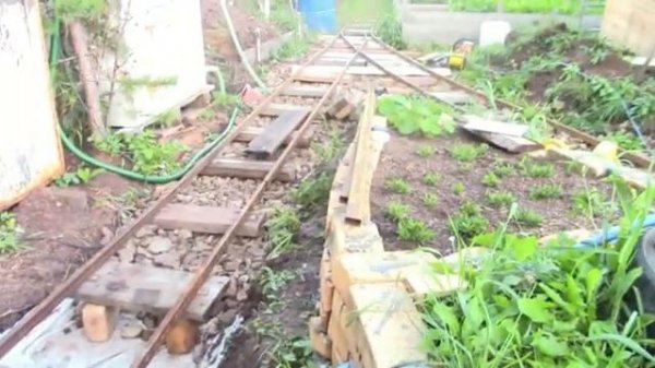 Строим железную дорогу на даче Building a garden railway