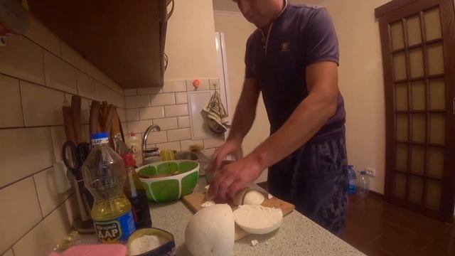 Как и обещал, приготовил ГИГАНТСКИЙ гриб дождевик! смотреть онлайн