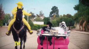 Oliver Tree - Freaks & Geeks (Lyric Video)