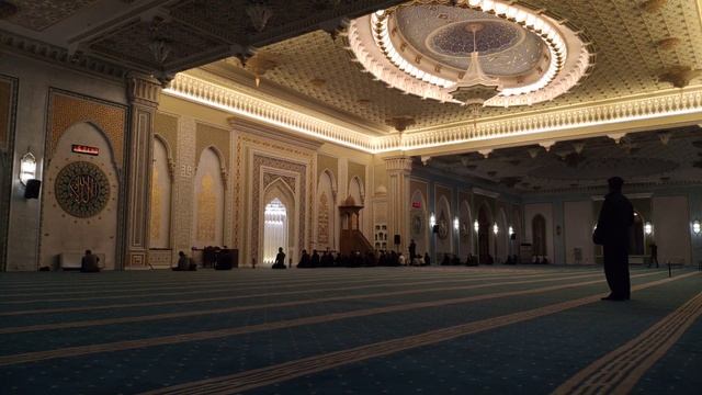 Азан в мечети Хезрати Имам. Хазрати Имом масжидида азон овози. Azan in the Hezrati Imam mosque. смотреть онлайн