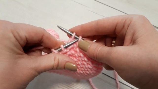 Милые вязаные ушки для детских шапок и не только. Мастер-класс. Вязание спицами смотреть онлайн