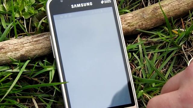 Samsung Galaxy J1 Mini обзор (j105) маленький но удаленький, самый дешевый  Galaxy
