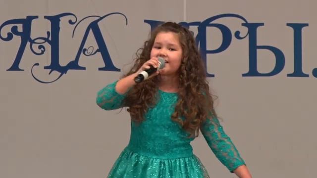 Арина Петровнина "Бьют часы на старой башне" смотреть онлайн